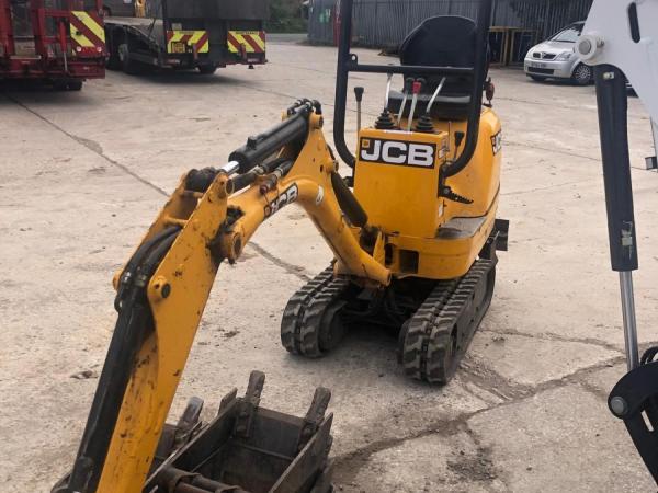JCB 8008