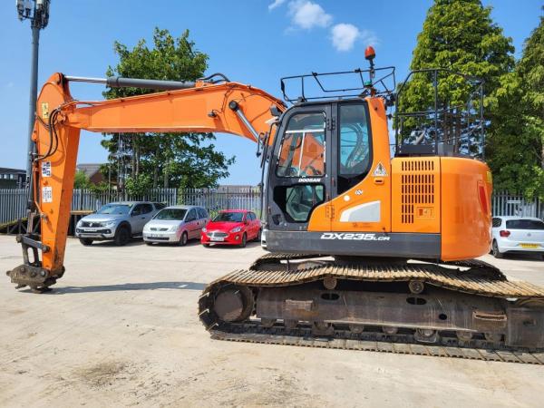 Doosan DX235LCR